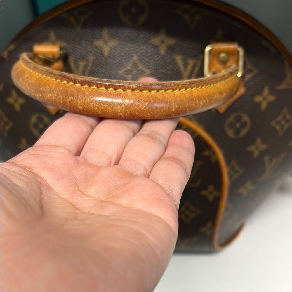 Louis Vuitton Monogram Dome Satchel in Brown with Tan Trim - Picture 2 of 16